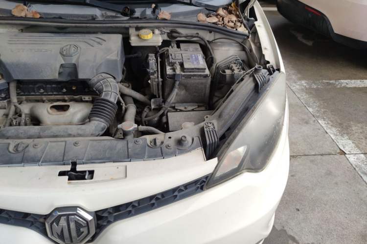 Used MG 3 2014 1.5L AMT Elite Edition Engine Bay Left