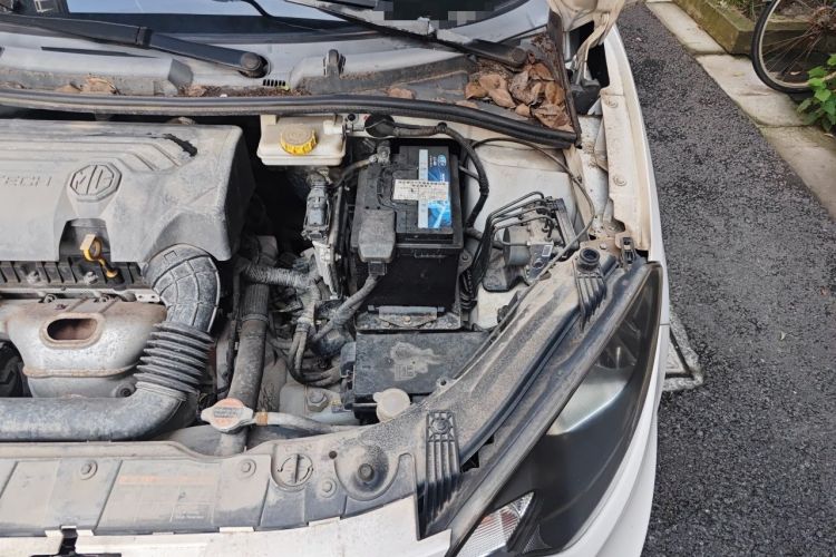 Used MG 3 2014 1.5L AMT Elite Edition Engine Bay Left