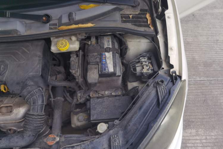 Used MG 3 2014 1.5L AMT Elite Edition Engine Bay Left