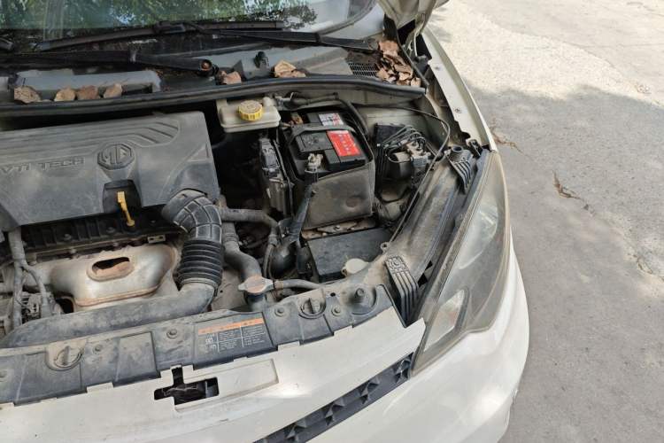 Used MG 3 2014 1.5L AMT Elite Edition Engine Bay Left