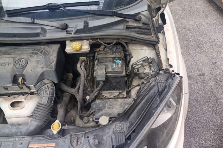 Used MG 3 2014 1.5L AMT Elite Edition Engine Bay Left
