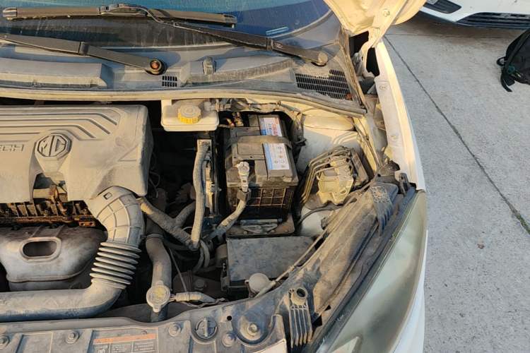 Used MG 3 2014 1.5L AMT Elite Edition Engine Bay Left