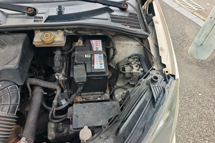 Used MG 3 2014 1.5L AMT Elite Edition Engine Bay Left