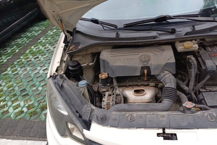 Used MG 3 2014 1.5L AMT Elite Edition Engine Bay Right