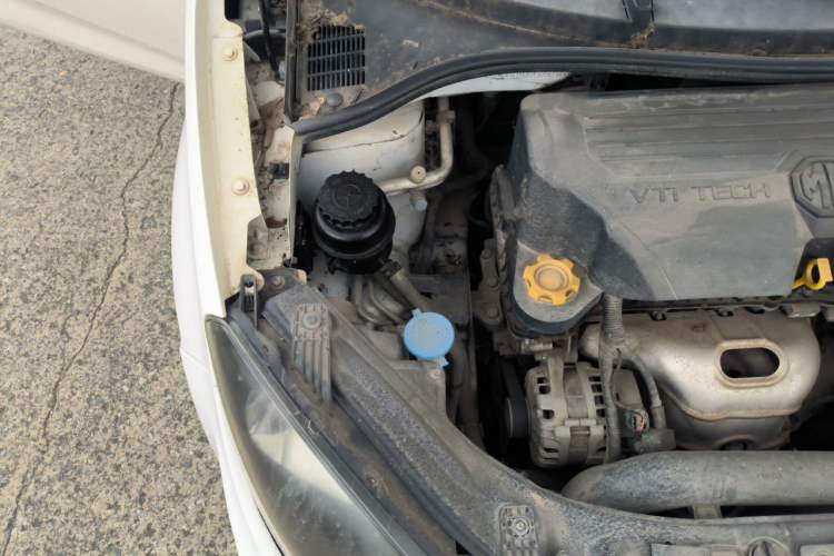 Used MG 3 2014 1.5L AMT Elite Edition Engine Bay Right
