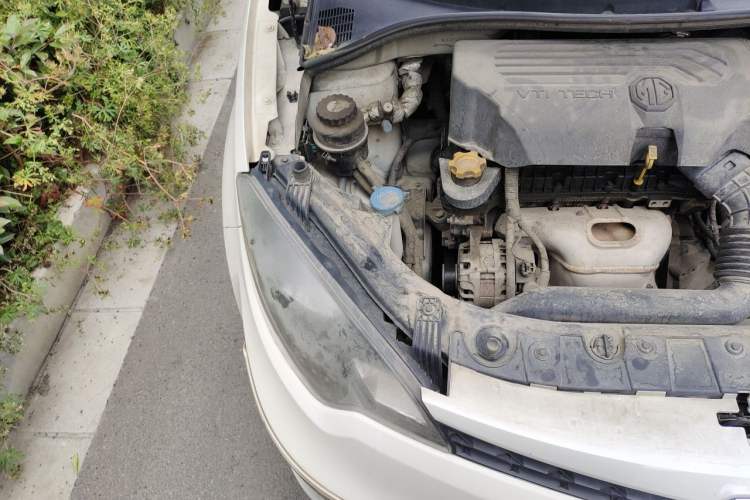 Used MG 3 2014 1.5L AMT Elite Edition Engine Bay Right