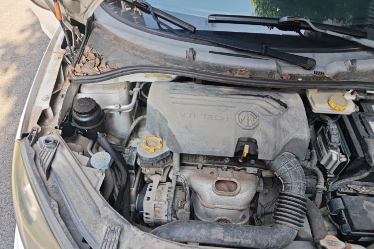 Used MG 3 2014 1.5L AMT Elite Edition Engine Bay Right