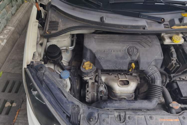 Used MG 3 2014 1.5L AMT Elite Edition Engine Bay Right