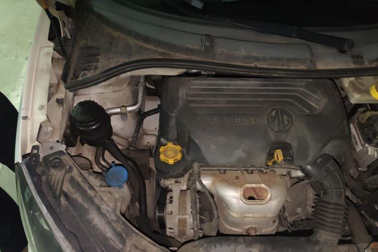 Used MG 3 2014 1.5L AMT Elite Edition Engine Bay Right