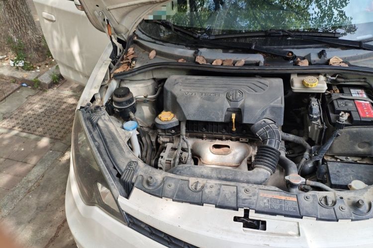 Used MG 3 2014 1.5L AMT Elite Edition Engine Bay Right
