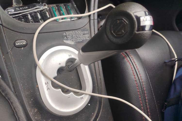 Used MG 3 2014 1.3L AMT Comfort Edition Gear Lever