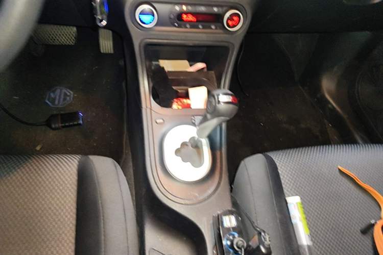 Used MG 3 2014 1.5L AMT Elite Edition Gear Lever