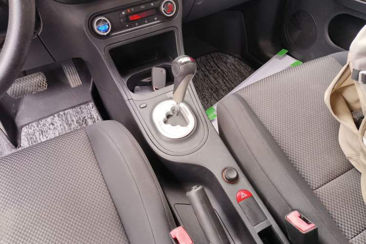 Used MG 3 2014 1.5L AMT Elite Edition Gear Lever