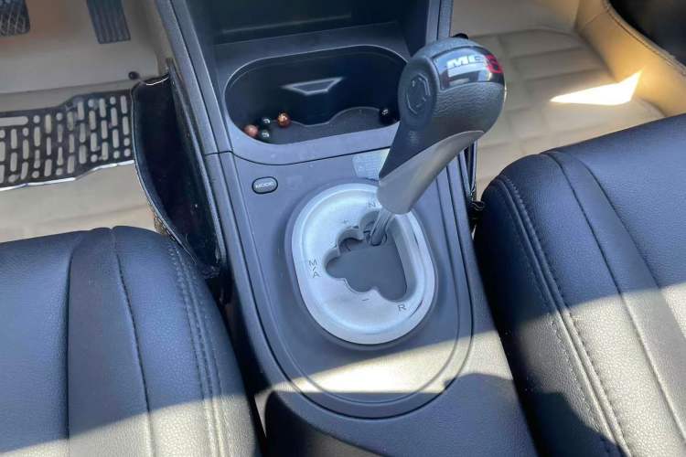 Used MG 3 2014 1.5L AMT Elite Edition Gear Lever