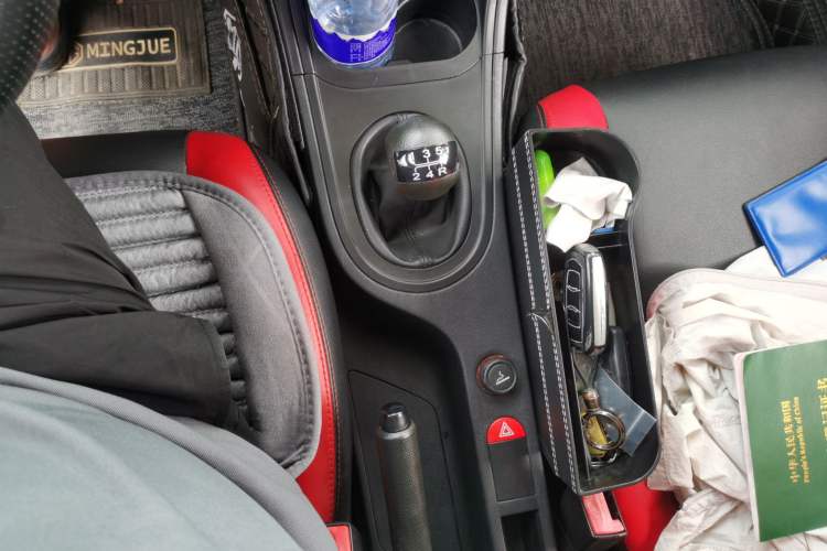 Used MG 3 2014 1.3L Manual Comfort Edition Gear Lever