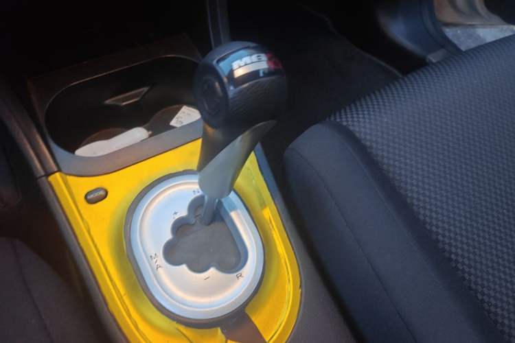 Used MG 3 2014 1.3L AMT Comfort Edition Gear Lever