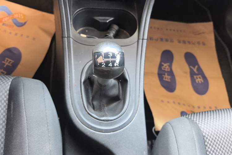 Used MG 3 2014 1.3L Manual Comfort Edition Gear Lever