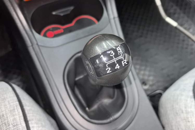 Used MG 3 2014 1.5L Manual Value Edition Gear Lever