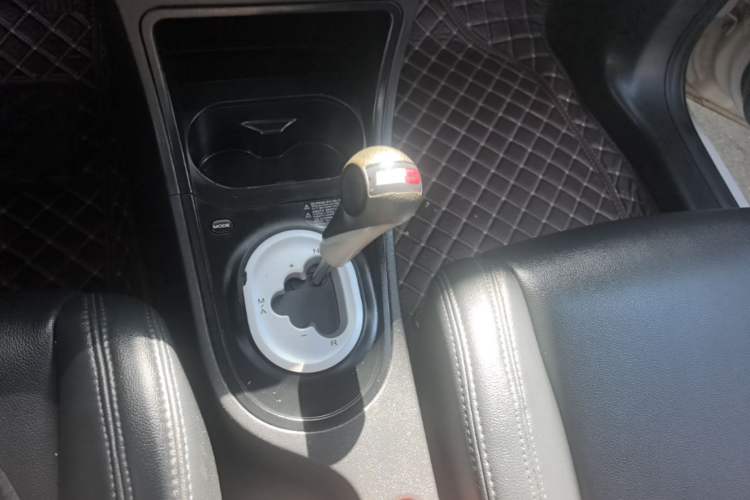 Used MG 3 2014 1.3L AMT Comfort Edition Gear Lever