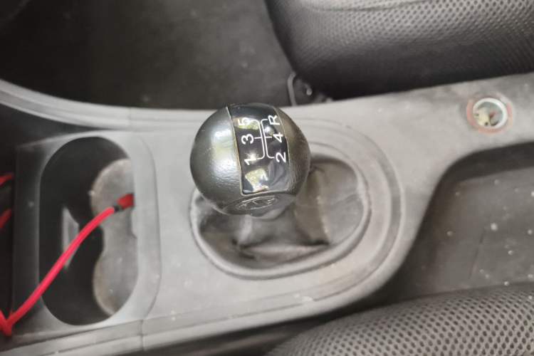 Used MG 3 2014 1.3L Manual Comfort Edition Gear Lever