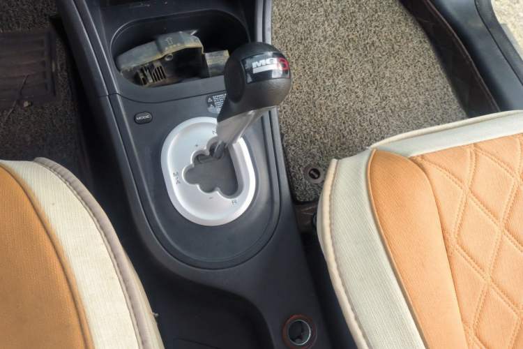 Used MG 3 2014 1.5L AMT Elite Edition Gear Lever