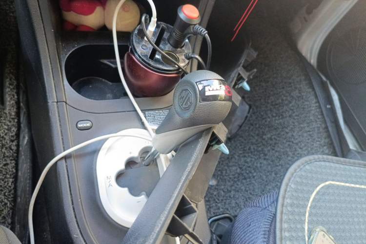 Used MG 3 2014 1.3L AMT Comfort Edition Gear Lever
