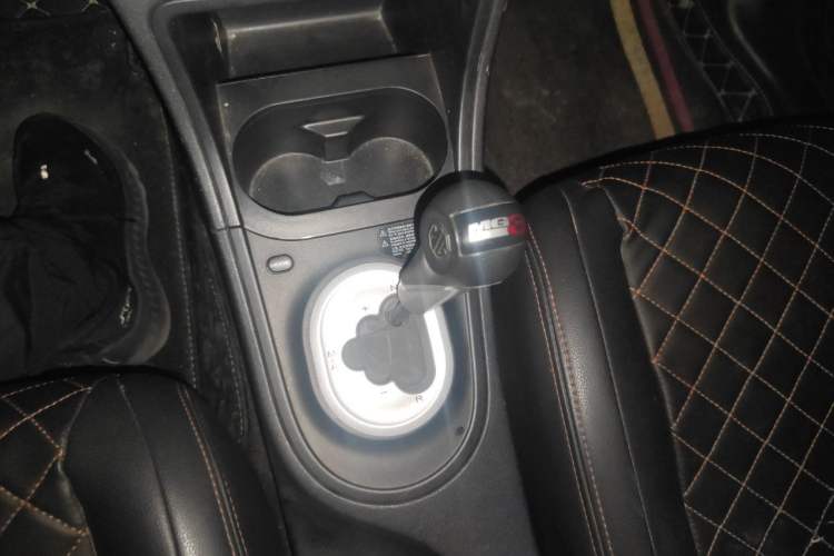 Used MG 3 2014 1.3L AMT Comfort Edition Gear Lever