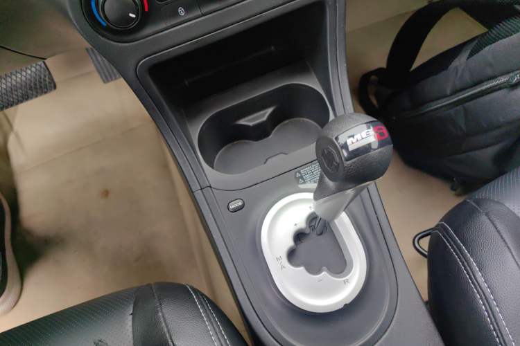 Used MG 3 2014 1.3L AMT Comfort Edition Gear Lever