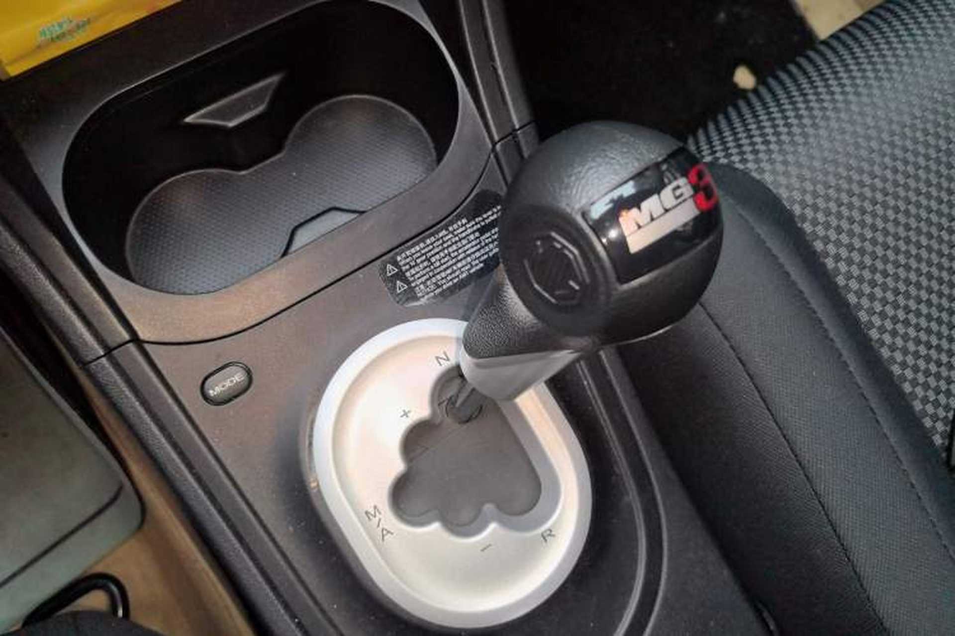 Used MG 3 2014 1.5L AMT Elite Edition Gear Lever