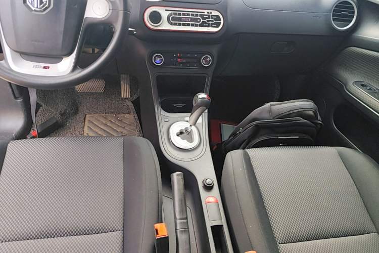 Used MG 3 2014 1.5L AMT Elite Edition Gear Lever