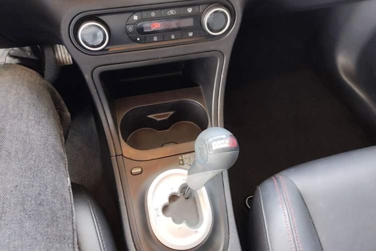 Used MG 3 2014 1.5L AMT Elite Edition Gear Lever