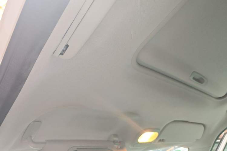 Used MG 3 2014 1.5L AMT Elite Edition Headliner