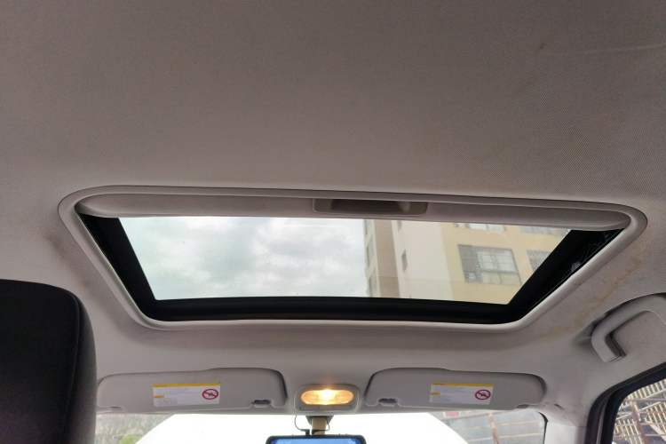 Used MG 3 2014 1.5L AMT Elite Edition Headliner