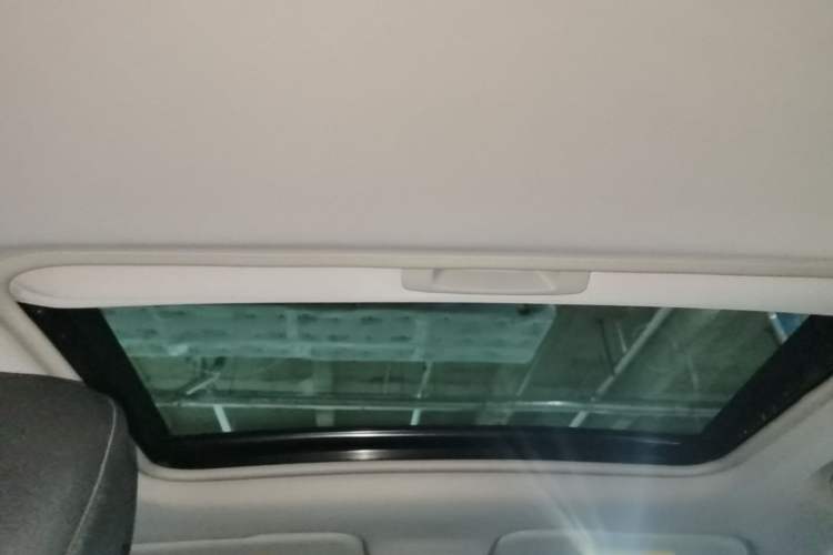 Used MG 3 2014 1.5L AMT Elite Edition Headliner