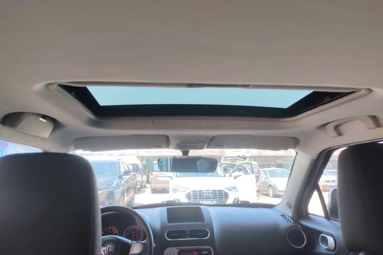 Used MG 3 2014 1.5L AMT Elite Edition Headliner