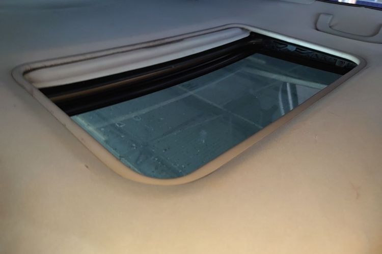 Used MG 3 2014 1.5L AMT Elite Edition Headliner