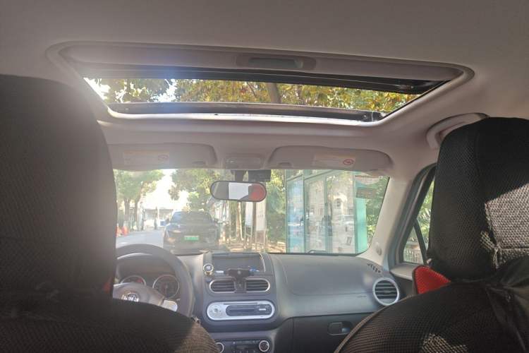 Used MG 3 2014 1.5L AMT Elite Edition Headliner