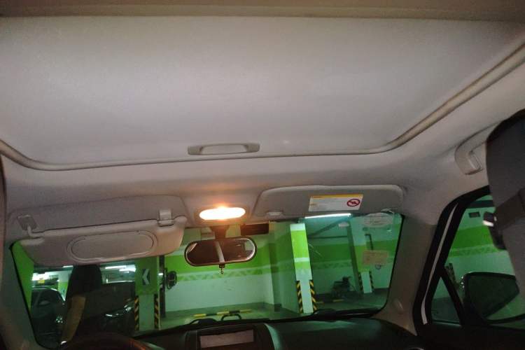 Used MG 3 2014 1.5L AMT Elite Edition Headliner
