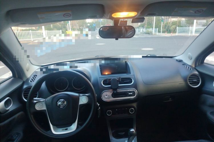 Used MG 3 2014 1.5L AMT Elite Edition Headliner