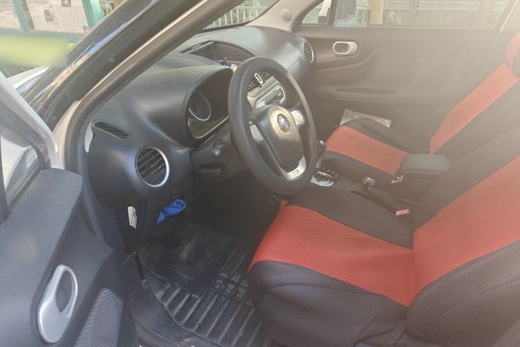 Used MG 3 2014 1.5L AMT Elite Edition Interior 3