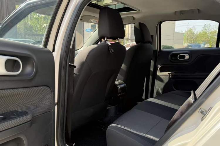 Used MG 3 2014 1.5L AMT Elite Edition Interior 3