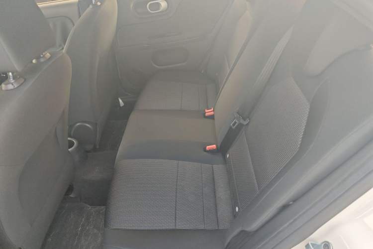 Used MG 3 2014 1.3L Manual Comfort Edition Interior 4