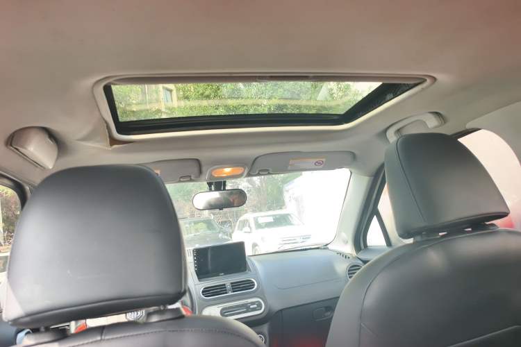Used MG 3 2014 1.5L AMT Elite Edition Interior 4