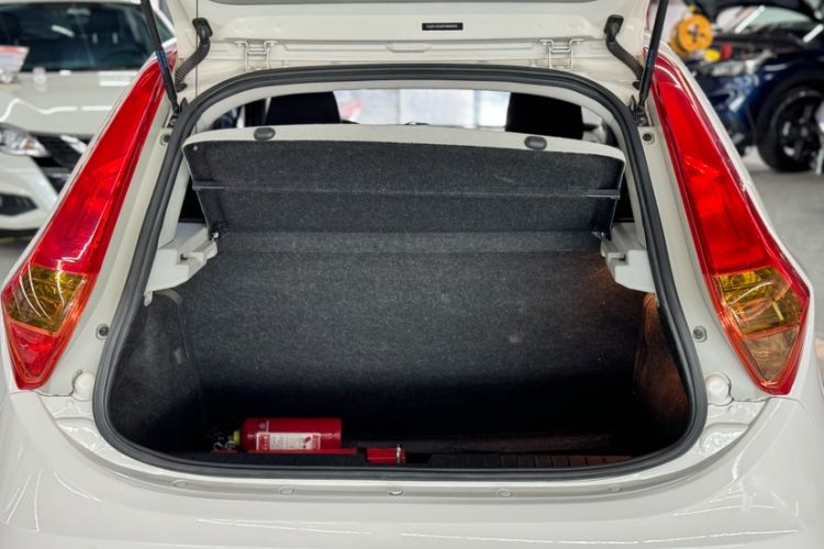 Used MG 3 2014 1.3L AMT Comfort Edition Interior 7