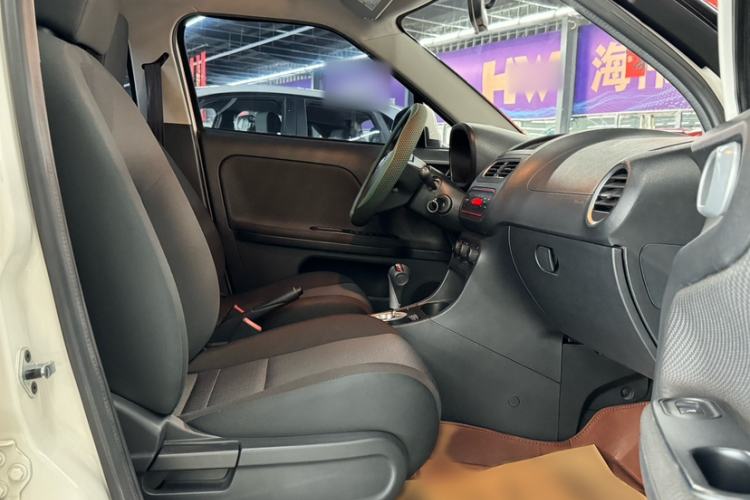 Used MG 3 2014 1.3L AMT Comfort Edition Interior 8