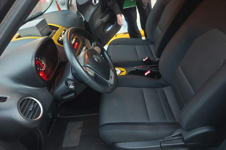 Used MG 3 2014 1.3L AMT Comfort Edition Left Front Seat