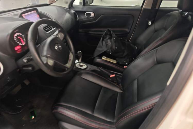 Used MG 3 2014 1.3L AMT Comfort Edition Left Front Seat