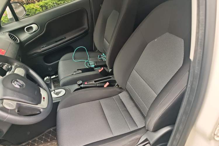 Used MG 3 2014 1.5L AMT Elite Edition Left Front Seat
