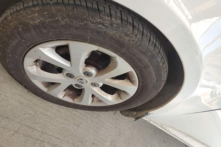 Used MG 3 2014 1.5L AMT Elite Edition Left Front Wheel Hub