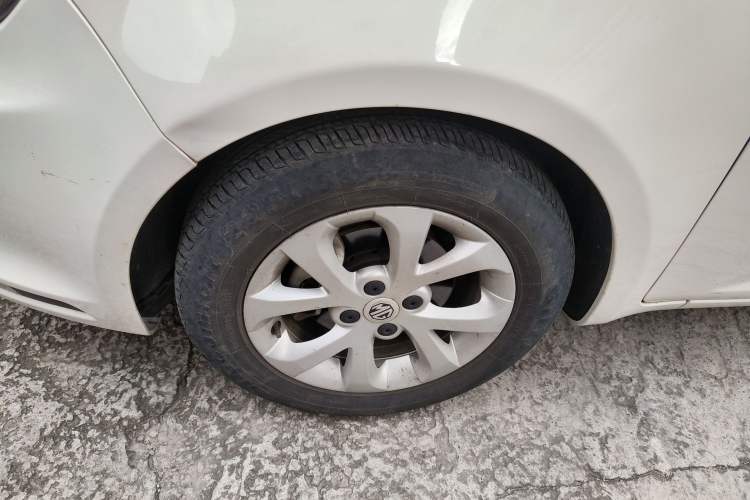 Used MG 3 2014 1.5L AMT Elite Edition Left Front Wheel Hub